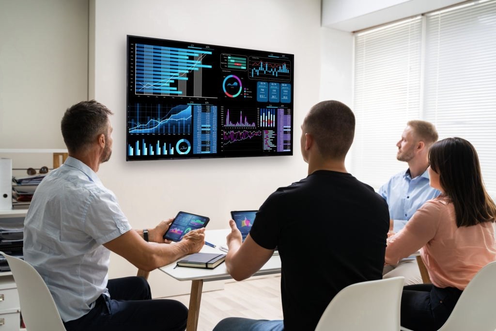 Corporate administration department leveraging machine learning algorithms for supply chain management